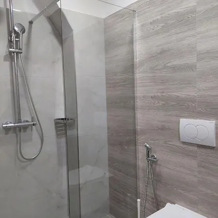 Antonio בית הארחה צ'פרו