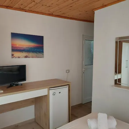 Guest house Antonio Qeparo