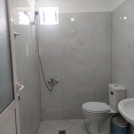 Antonio Guest house Qeparo