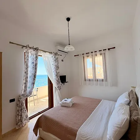 Antonio 4* Qeparo